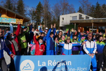 foule rassemblée pour une photo